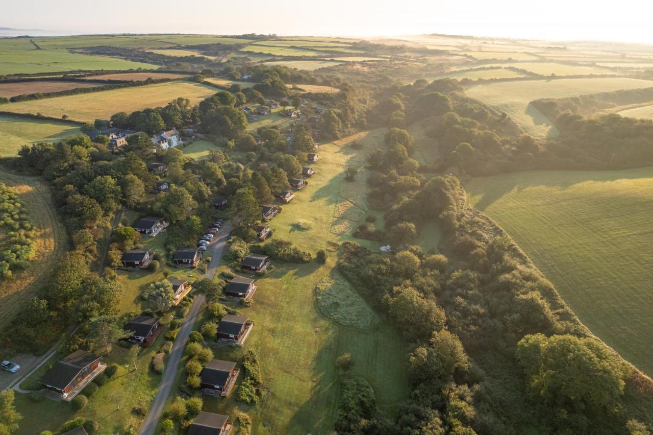 Timber Hill Self Catering Cedar Lodges Broad Haven Exterior photo