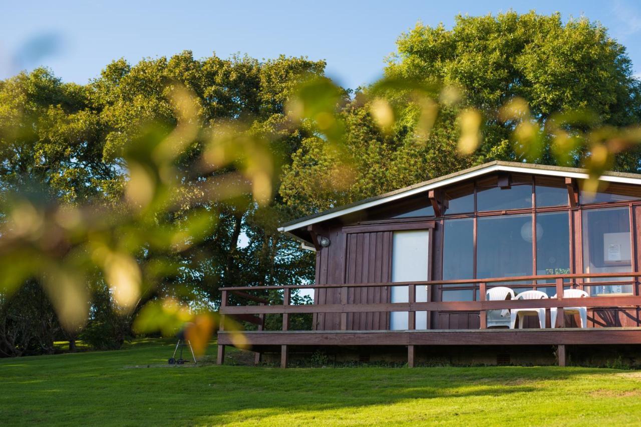 Timber Hill Self Catering Cedar Lodges Broad Haven Exterior photo